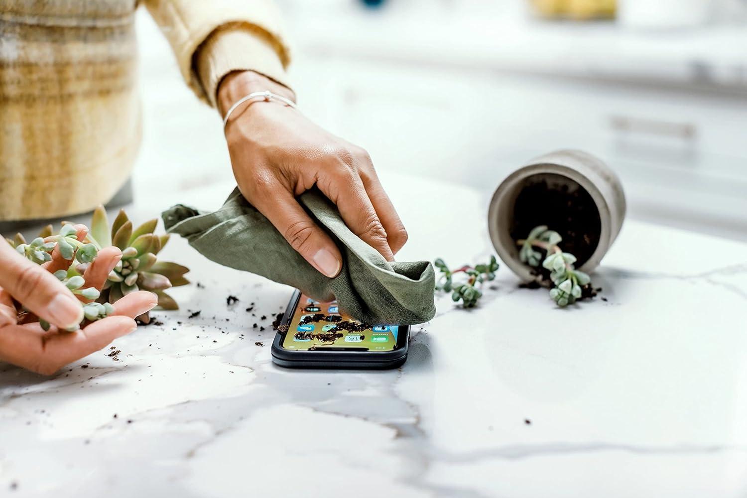 imageOtterBox DEFENDER SERIES Case for Apple iPhone 14 Plus RealTree Edge Blackblack