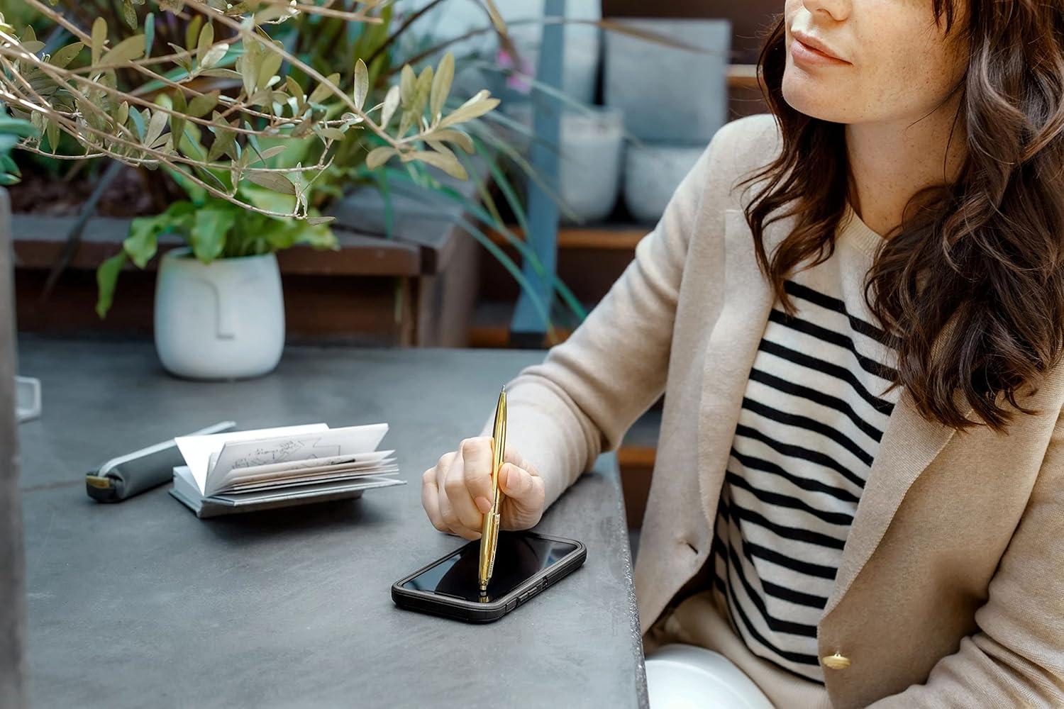 imageOtterBox DEFENDER SERIES Case for Apple iPhone 14 Plus RealTree Edge Blackblack